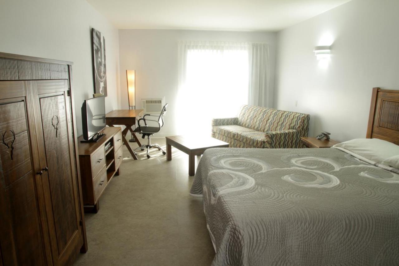 לה פוקטייר Motel Le Martinet מראה חיצוני תמונה